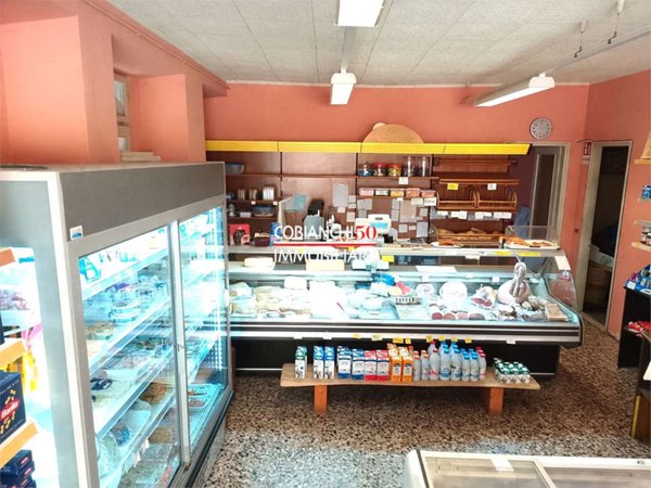 casa indipendente in vendita a Casale Corte Cerro
