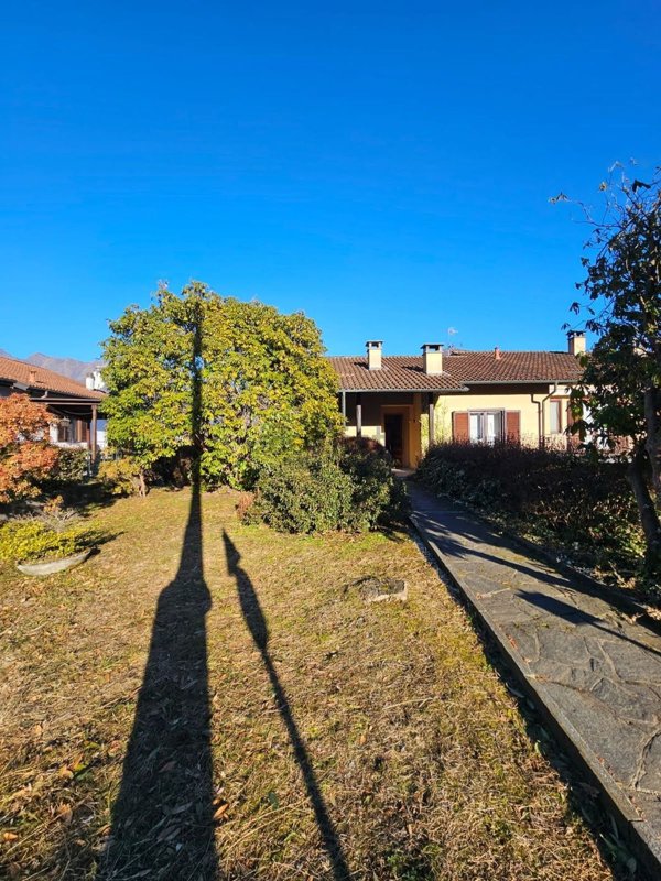 casa indipendente in vendita a Casale Corte Cerro