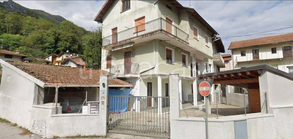 casa indipendente in vendita a Casale Corte Cerro in zona Cereda