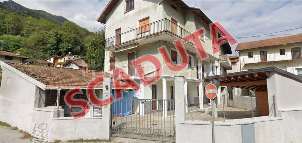 casa indipendente in vendita a Casale Corte Cerro in zona Cereda