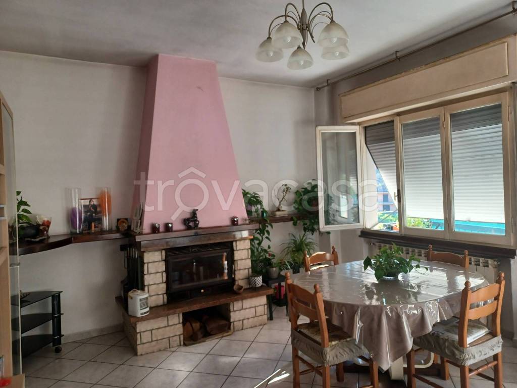 appartamento in vendita a Casale Corte Cerro in zona Gabbio