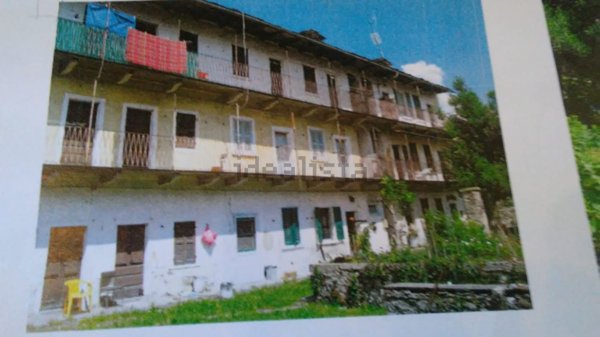 casa indipendente in vendita a Casale Corte Cerro