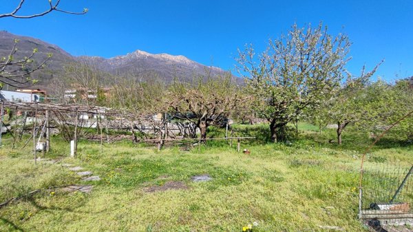 casa indipendente in vendita a Casale Corte Cerro in zona Ramate
