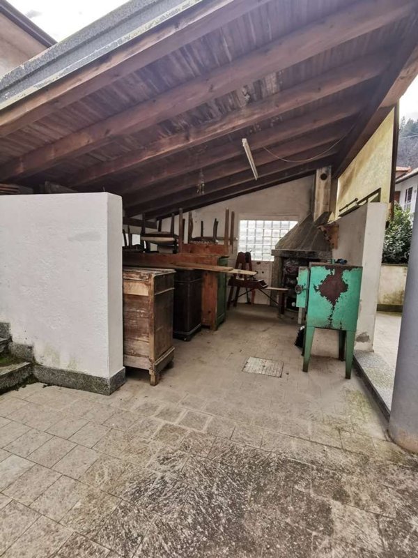 casa indipendente in vendita a Casale Corte Cerro in zona Cafferonio