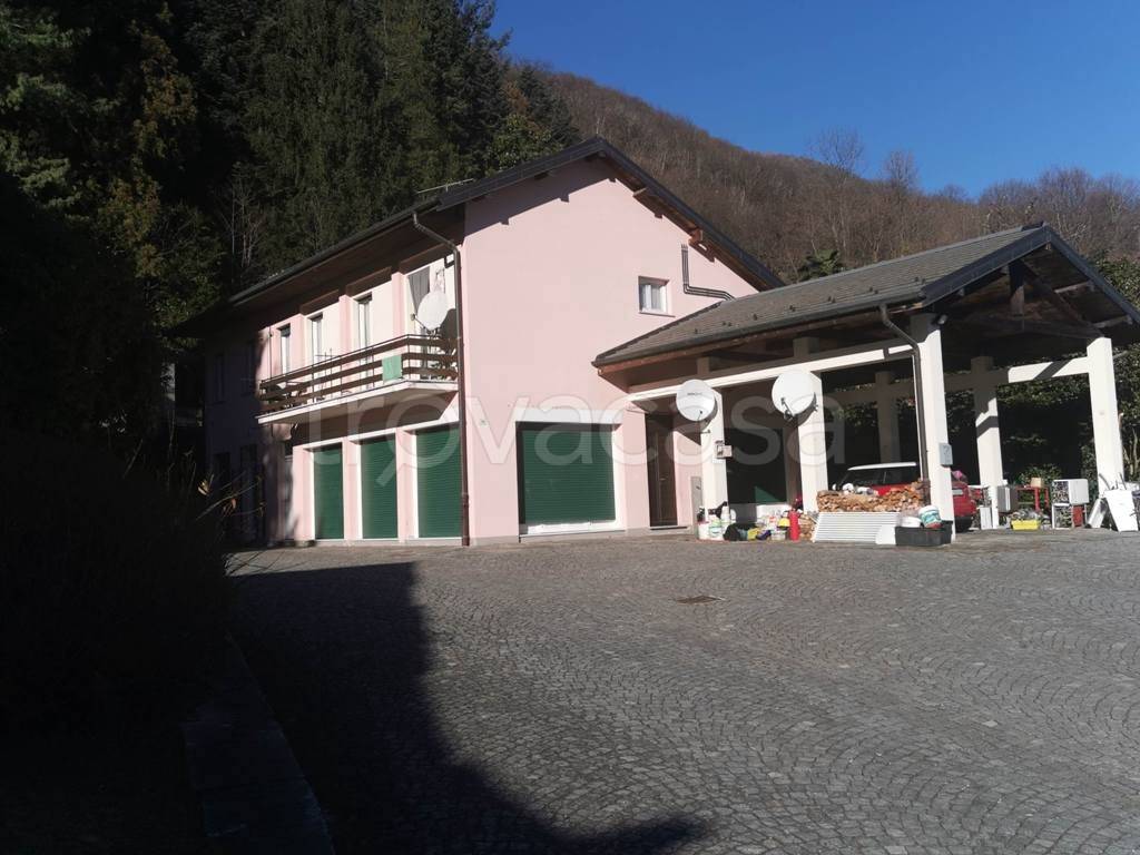 casa indipendente in vendita a Casale Corte Cerro
