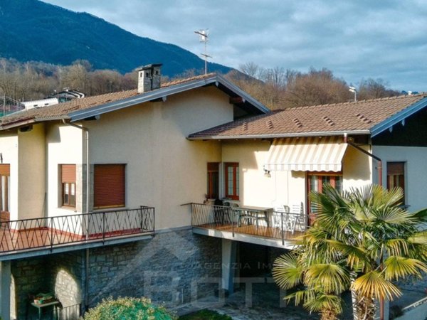 casa indipendente in vendita a Casale Corte Cerro in zona Cereda