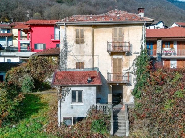 casa indipendente in vendita a Casale Corte Cerro in zona Cereda