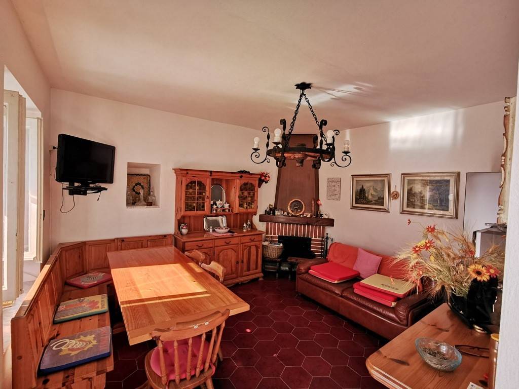 casa indipendente in vendita a Casale Corte Cerro in zona Montebuglio