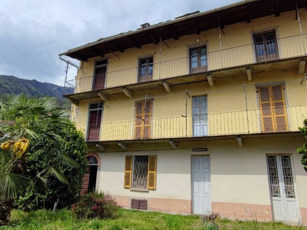 casa indipendente in vendita a Casale Corte Cerro in zona Ramate