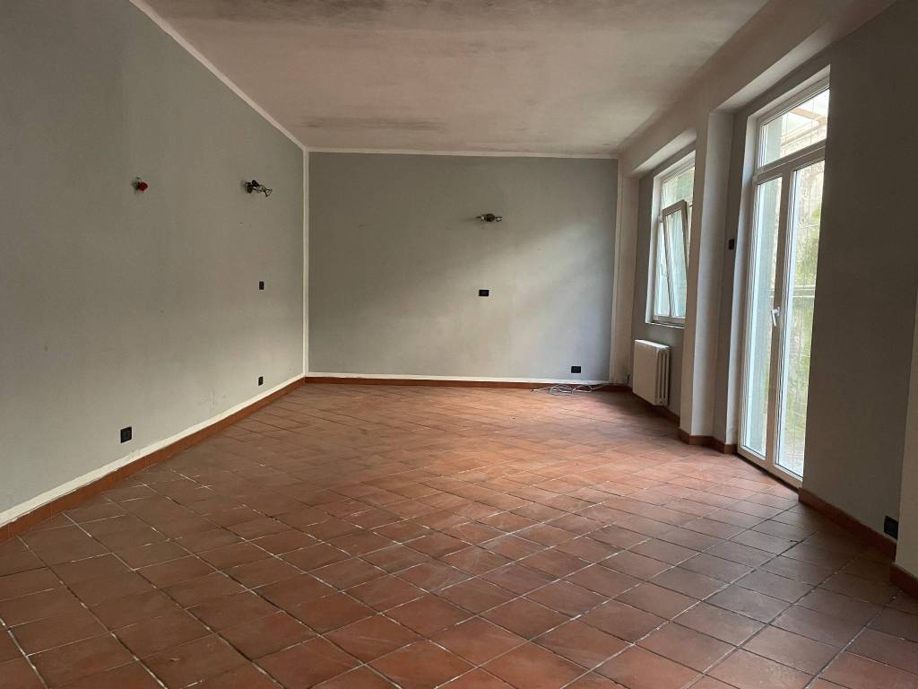 casa indipendente in vendita a Casale Corte Cerro in zona Crebbia