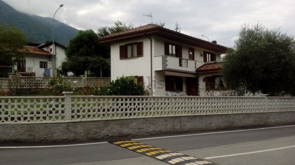 casa indipendente in vendita a Casale Corte Cerro