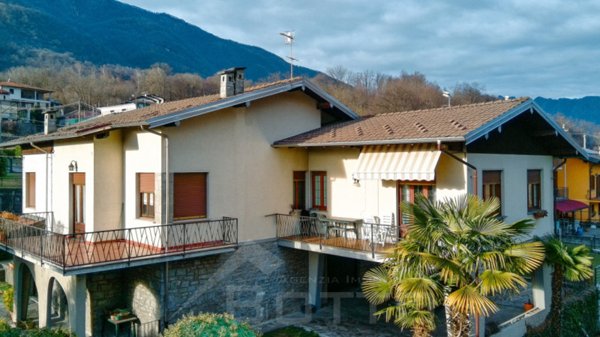 casa indipendente in vendita a Casale Corte Cerro in zona Cereda