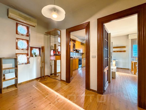 casa indipendente in vendita a Casale Corte Cerro in zona Cereda