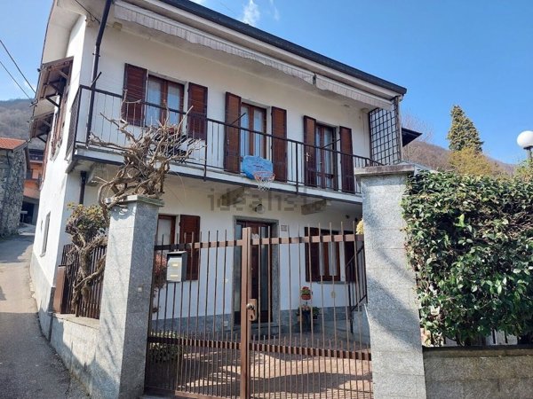 casa indipendente in vendita a Casale Corte Cerro