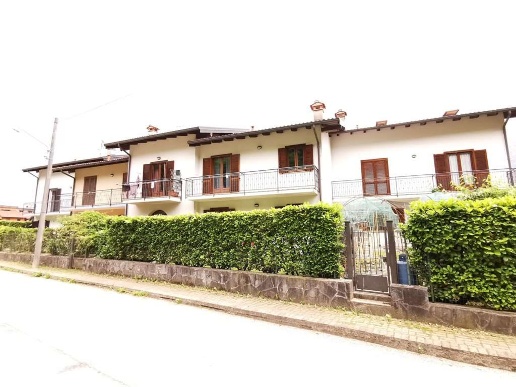 casa indipendente in vendita a Casale Corte Cerro in zona Ramate