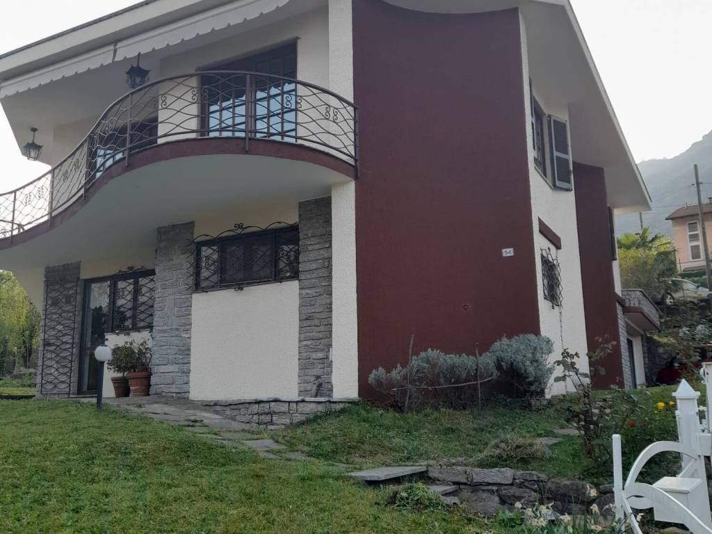 casa indipendente in vendita a Casale Corte Cerro in zona Cereda