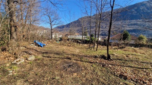 terreno edificabile in vendita a Casale Corte Cerro in zona Ramate