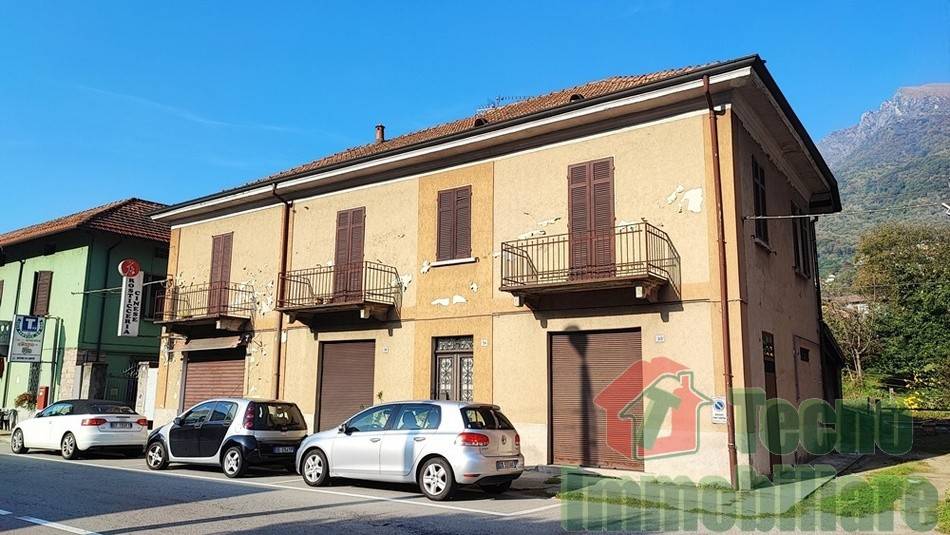 casa indipendente in vendita a Casale Corte Cerro in zona Cereda