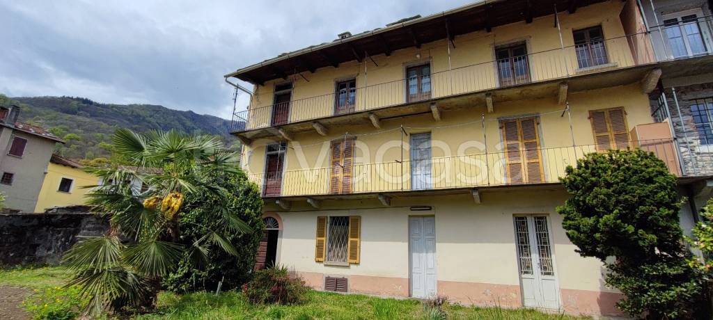 casa indipendente in vendita a Casale Corte Cerro