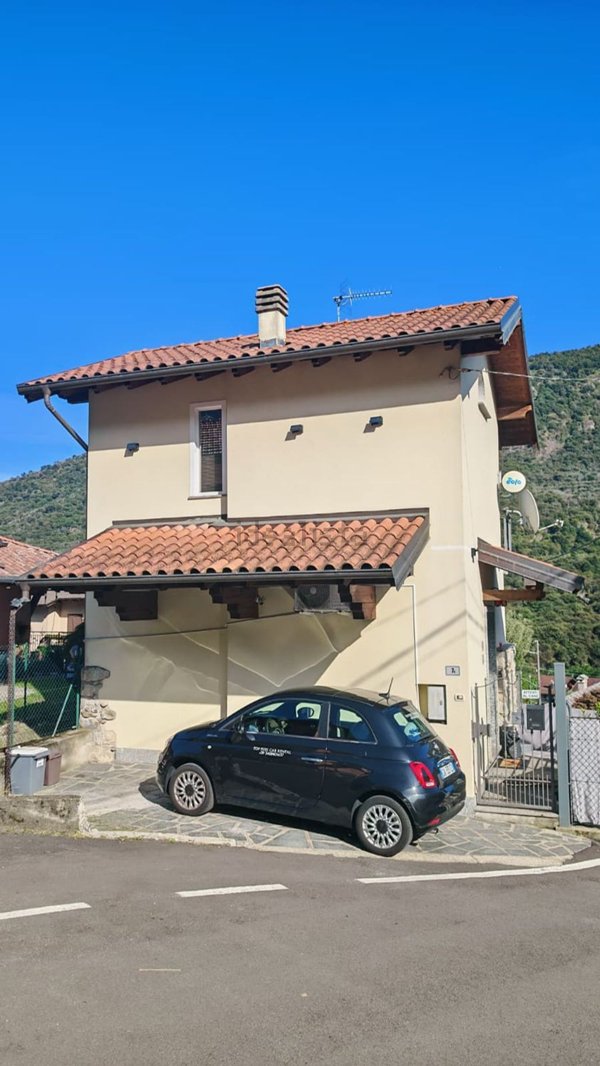 casa indipendente in vendita a Casale Corte Cerro