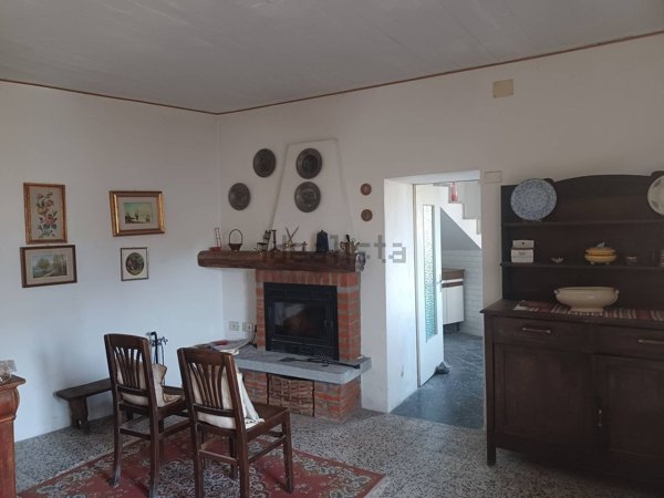 casa indipendente in vendita a Casale Corte Cerro in zona Cafferonio