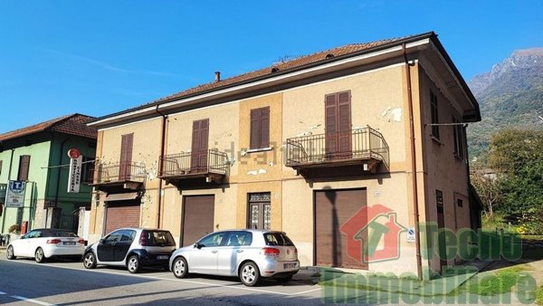 casa indipendente in vendita a Casale Corte Cerro in zona Cereda