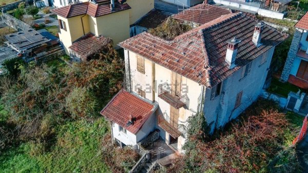 casa indipendente in vendita a Casale Corte Cerro in zona Cereda