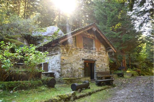 casa indipendente in vendita a Ceppo Morelli