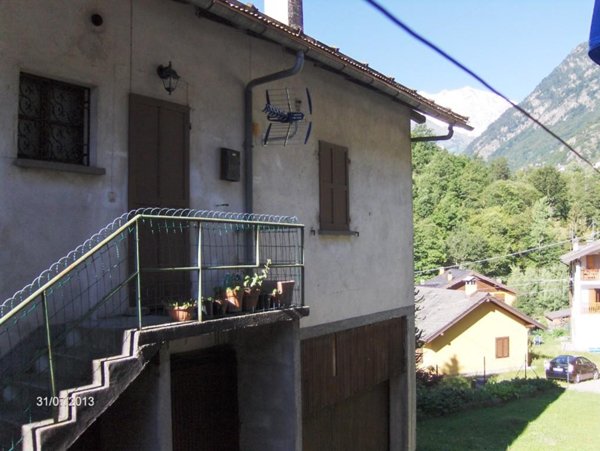 casa indipendente in vendita a Ceppo Morelli