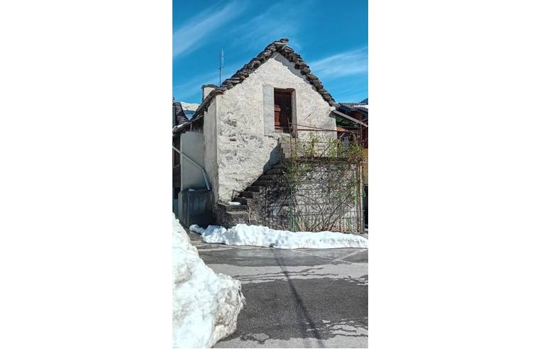 casa indipendente in vendita a Ceppo Morelli in zona Canfinello