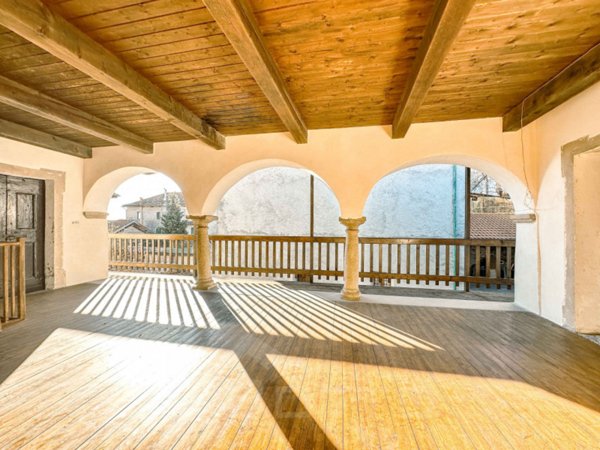 casa indipendente in vendita a Cesara in zona Egro