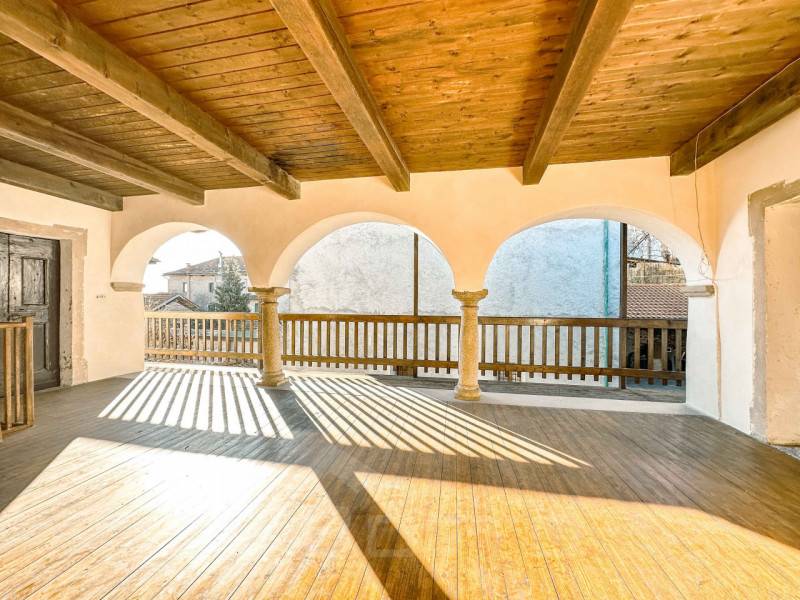 casa indipendente in vendita a Cesara in zona Egro