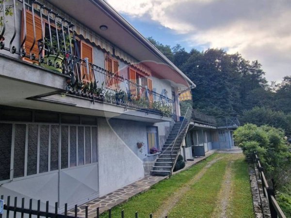 casa indipendente in vendita a Cesara in zona Colma