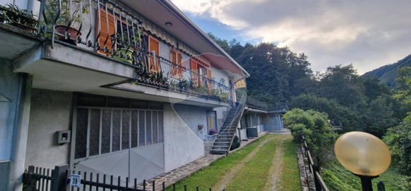 casa indipendente in vendita a Cesara in zona Colma