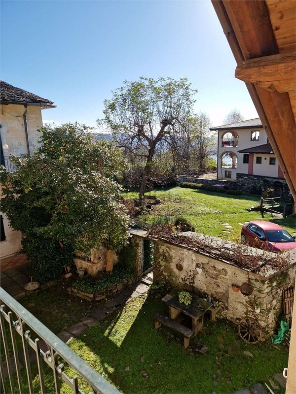 casa indipendente in vendita a Cesara