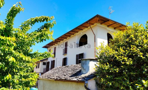 casa indipendente in vendita a Cesara in zona Egro