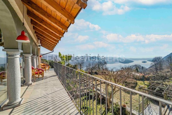 casa indipendente in vendita a Cesara