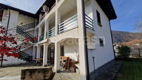 casa indipendente in vendita a Cesara in zona Grassona