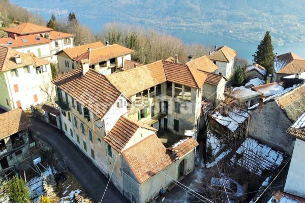 casa indipendente in vendita a Cesara in zona Colma