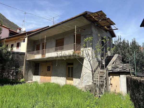casa indipendente in vendita a Cesara