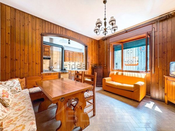 casa semindipendente in vendita a Cesara