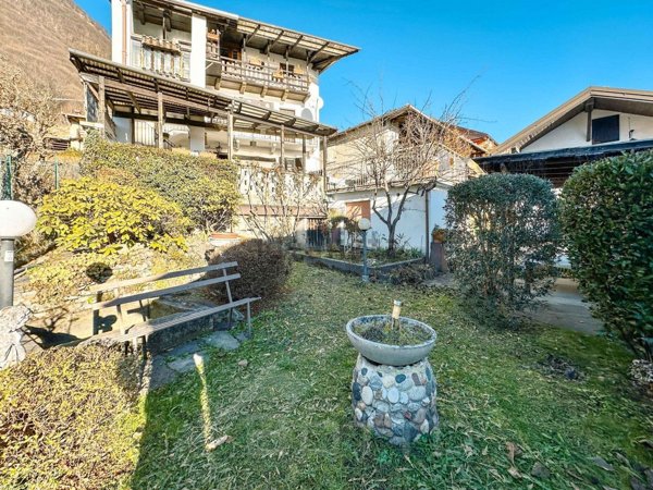 casa indipendente in vendita a Cesara in zona Colma