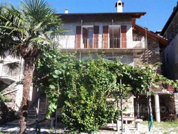 casa indipendente in vendita a Cossogno in zona Ungiasca