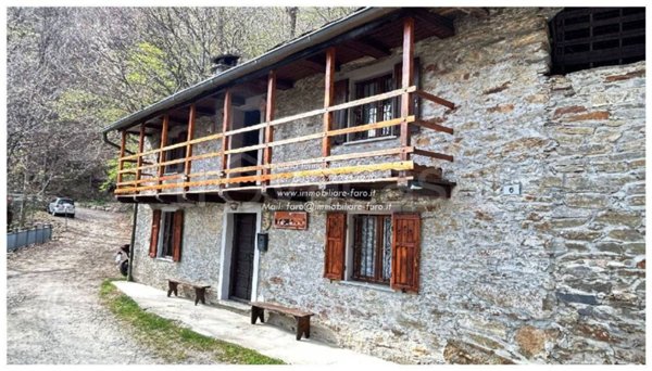 casa indipendente in vendita a Cossogno in zona Cicogna