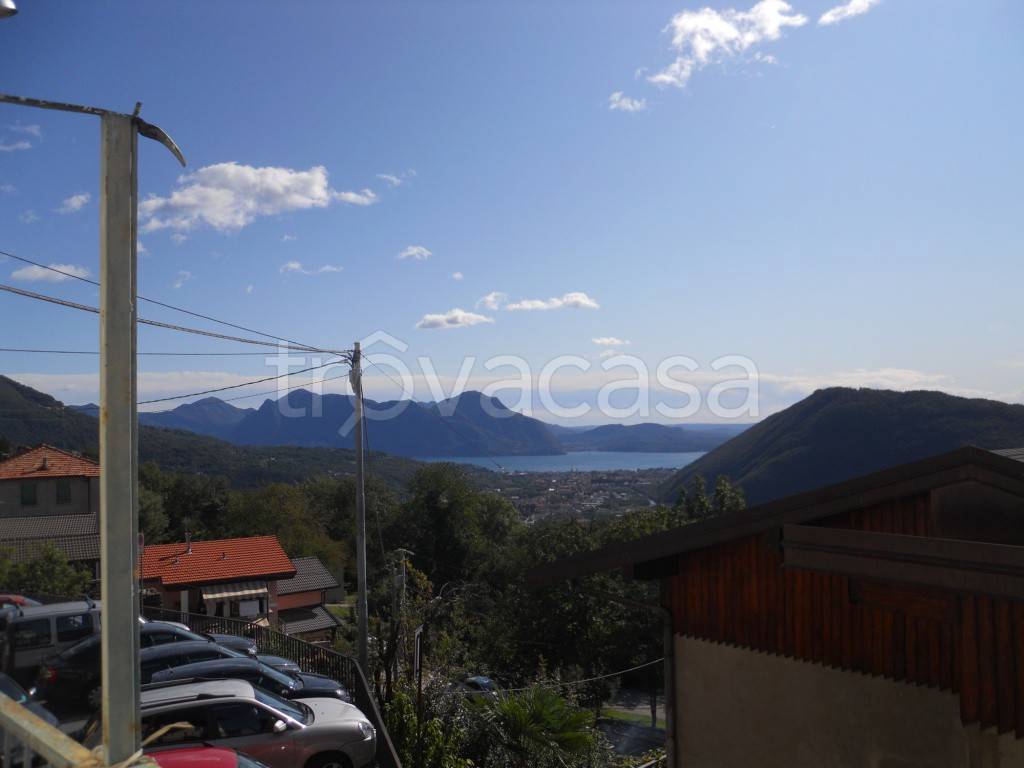casa indipendente in vendita a Cossogno in zona Ungiasca