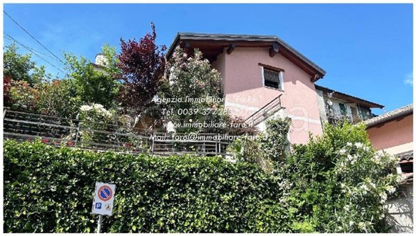 casa indipendente in vendita a Cossogno