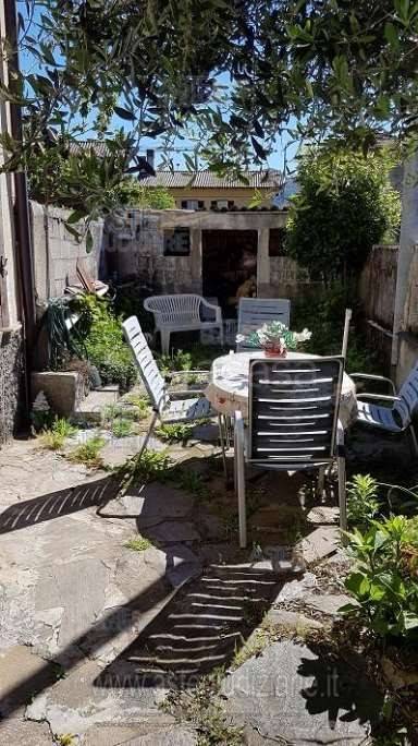 casa indipendente in vendita a Cossogno