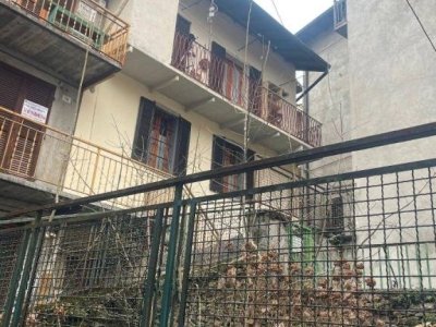 casa indipendente in vendita a Cossogno in zona Ungiasca