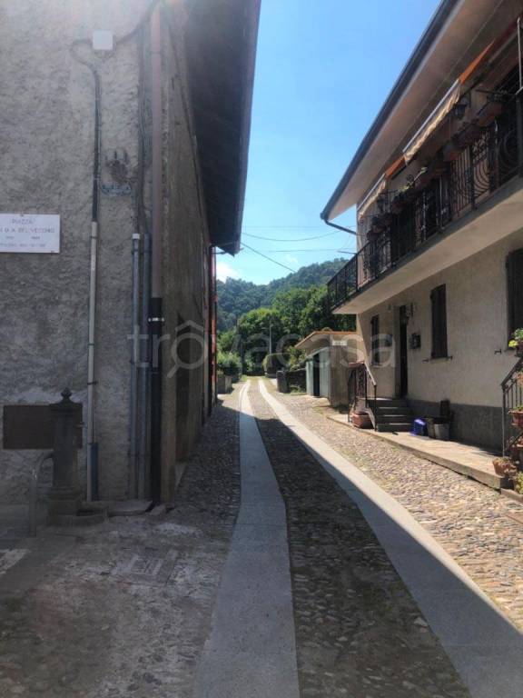appartamento in vendita a Cossogno