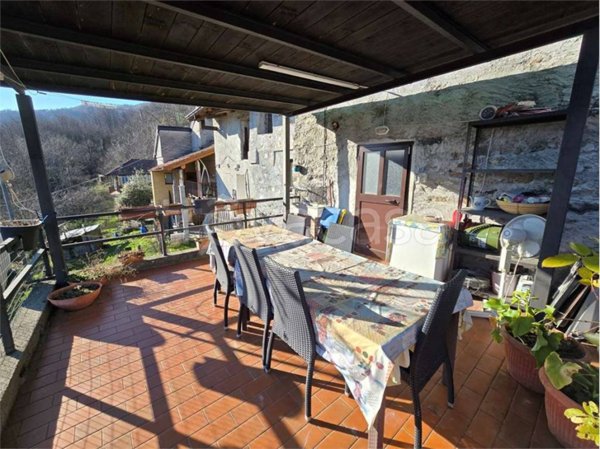 casa indipendente in vendita a Cossogno